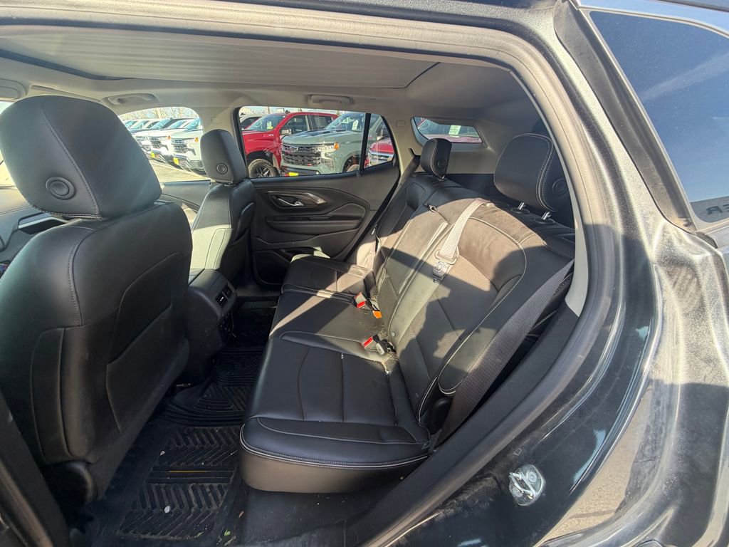 Used 2018 GMC Terrain Denali w/ Driver Alert Package II AWD/4WD image 4