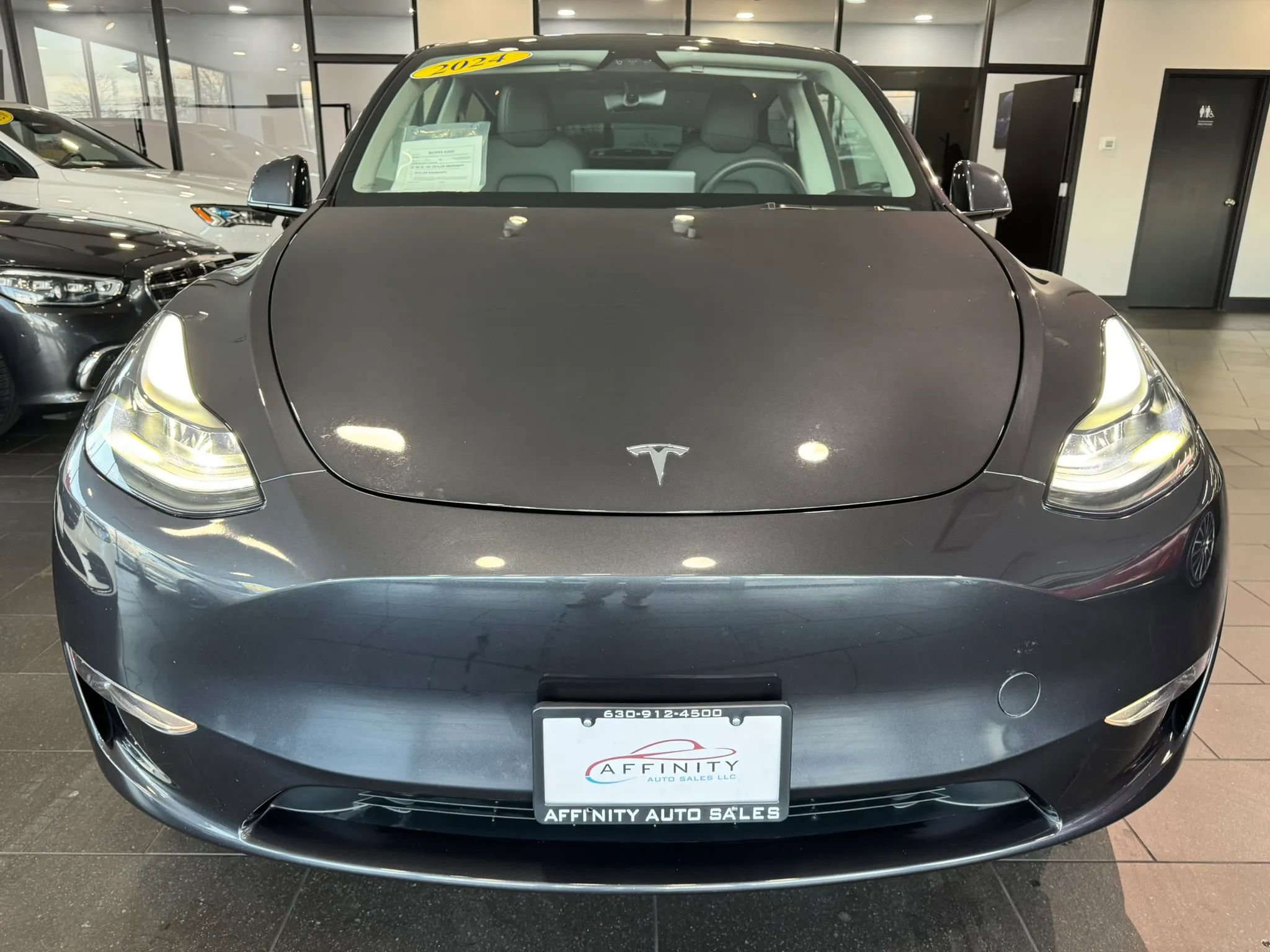 Used 2024 Tesla Model Y Long Range image 8