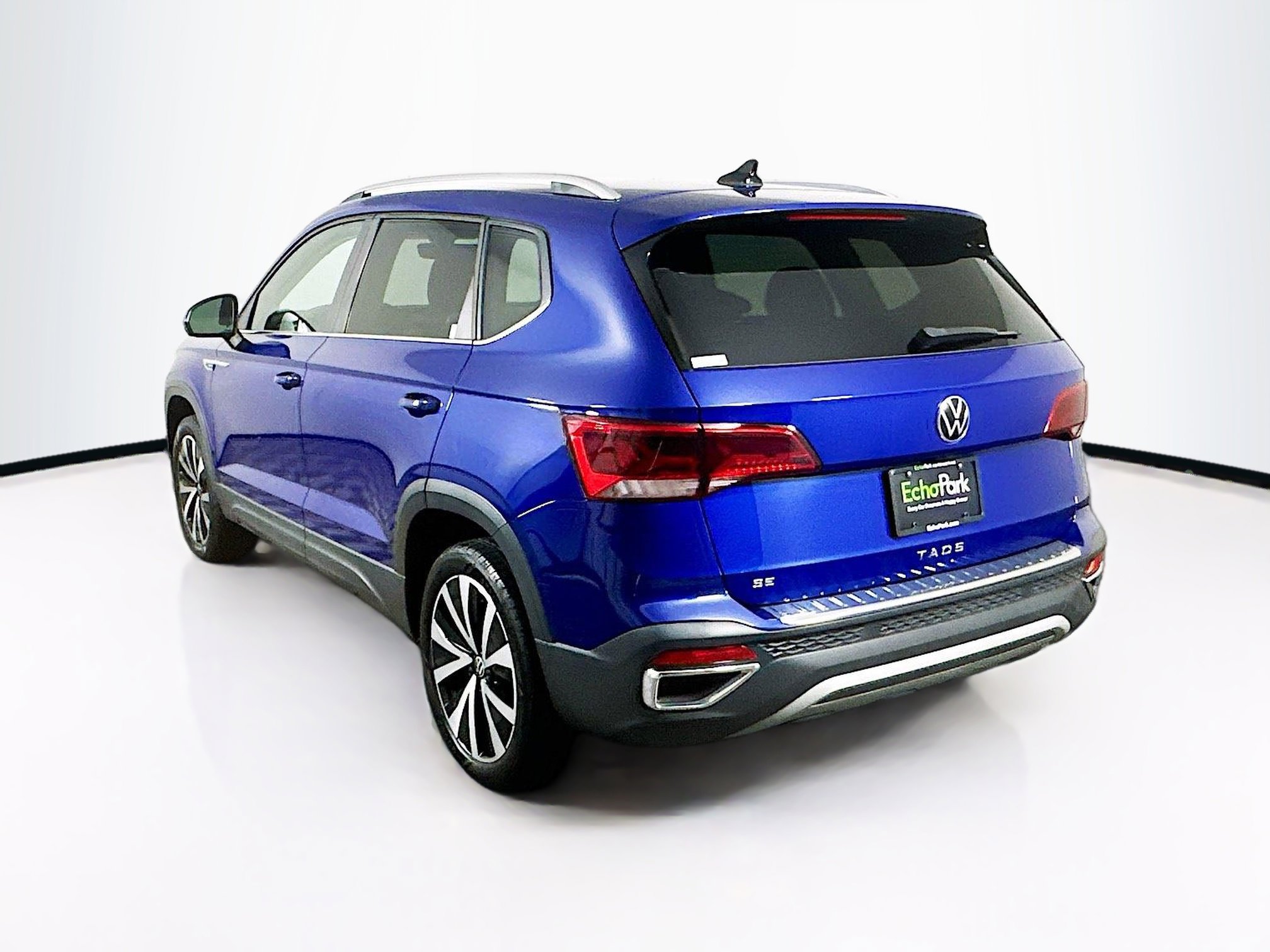 Used 2024 Volkswagen Taos SE FWD image 5