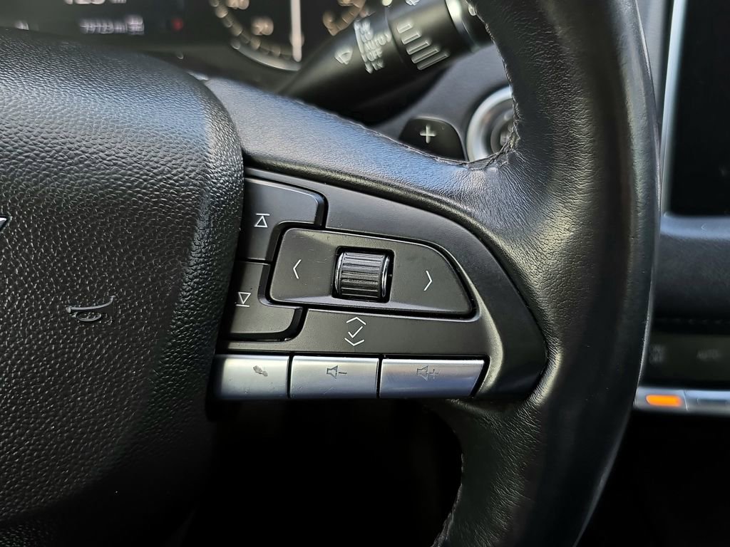 Used 2022 Cadillac XT4 Premium Luxury w/ Safety Alert Package image 7