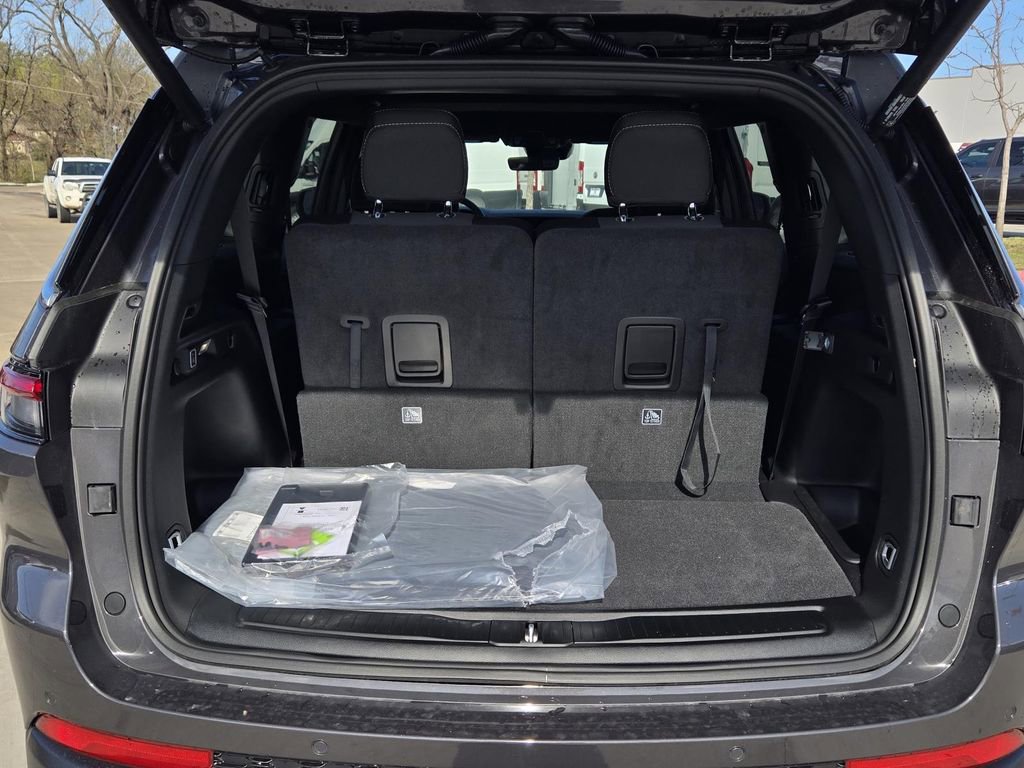 New 2025 Jeep Grand Cherokee L Laredo w/ Luxury Tech Group I image 10