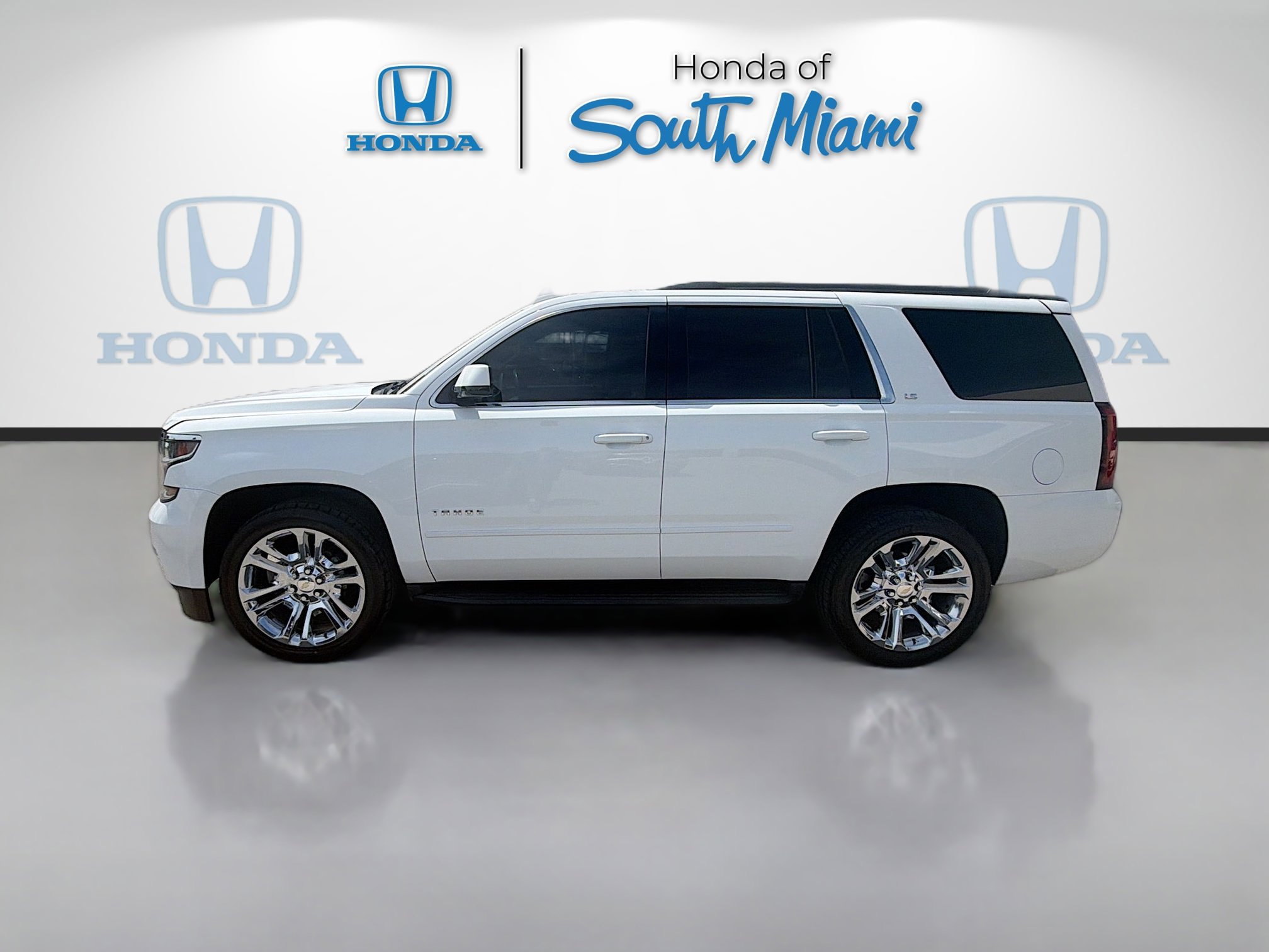 Used 2016 Chevrolet Tahoe LS w/ All-Season Package RWD image 4