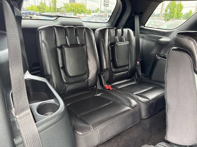 Used 2018 Ford Explorer XLT w/ Equipment Group 202A FWD image 11