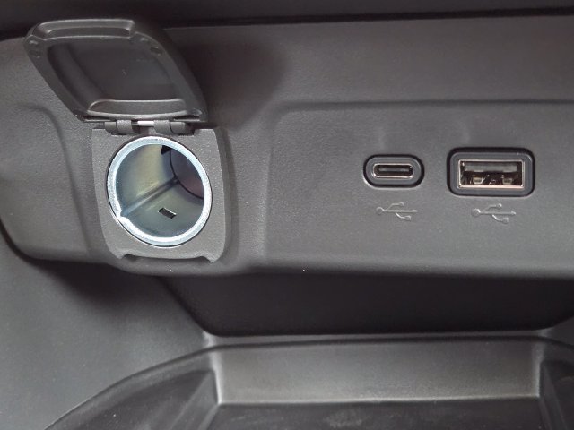 New 2026 Chevrolet Trax RS w/ Sunroof Package FWD image 30