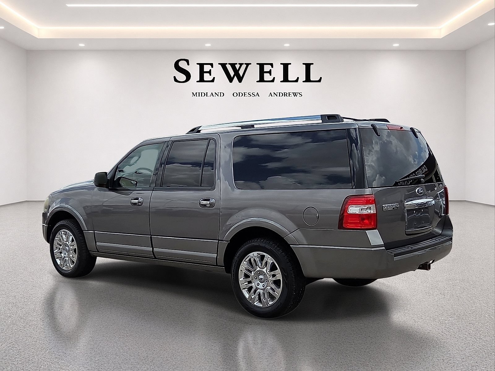 Used 2014 Ford Expedition EL Limited w/ Equipment Group 301A RWD image 3
