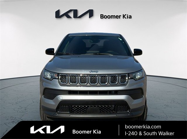 Used 2024 Jeep Compass Sport image 2