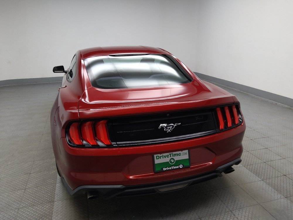Used 2018 Ford Mustang Coupe RWD image 6