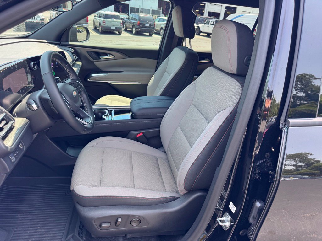 Used 2024 Chevrolet Traverse LT FWD image 18