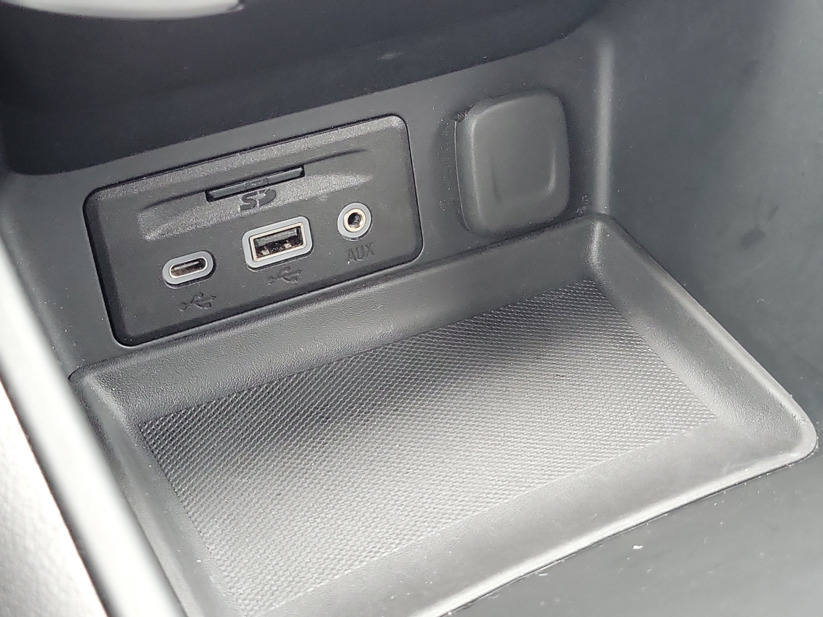 Used 2024 GMC Terrain SLT w/ Infotainment Package II FWD image 28