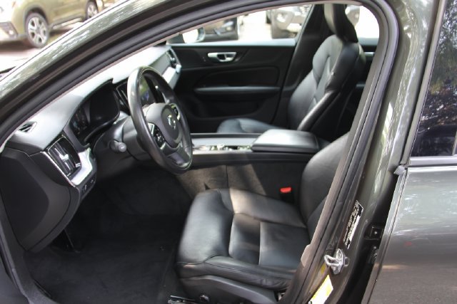 Used 2020 Volvo S60 T5 Momentum FWD image 18