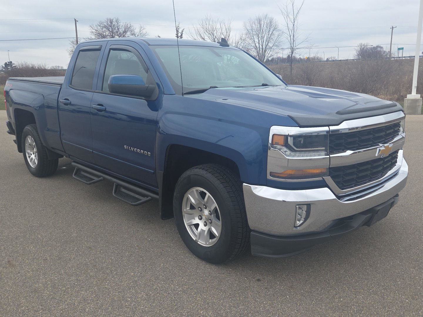 Used 2018 Chevrolet Silverado 1500 LT w/ All Star Edition image 9