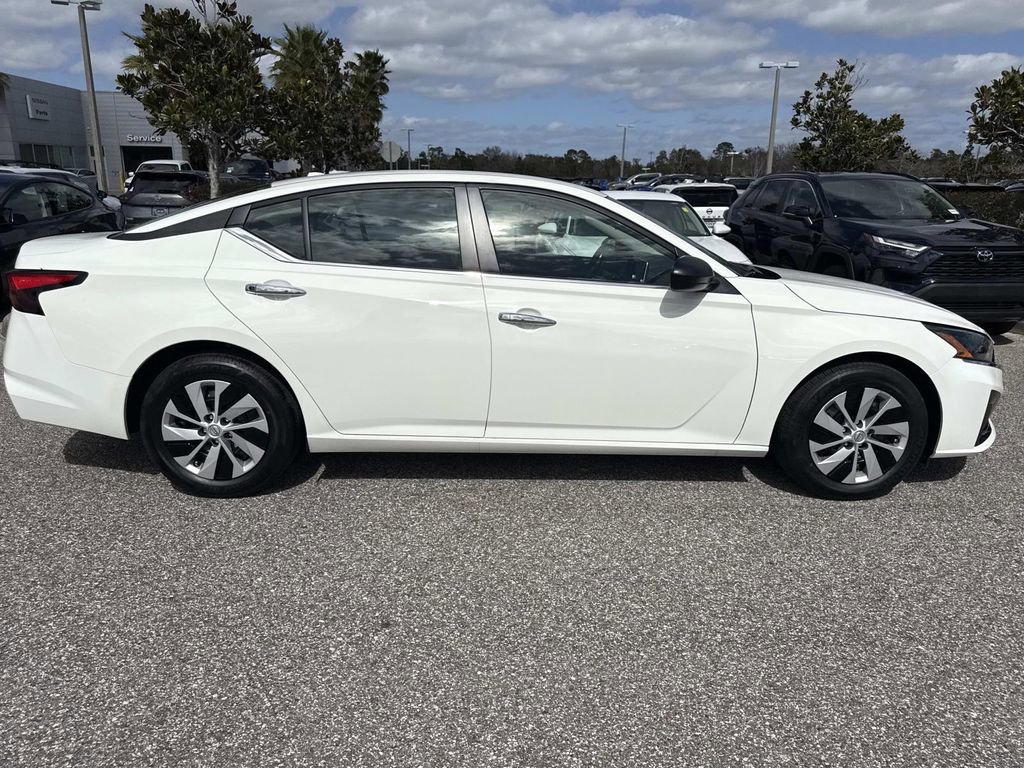 Certified 2025 Nissan Altima 2.5 S image 2