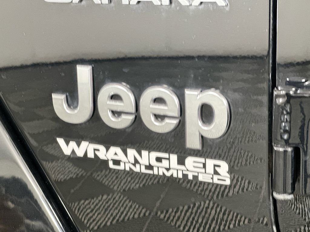 Used 2022 Jeep Wrangler Unlimited Sahara w/ Cold Weather Group image 28