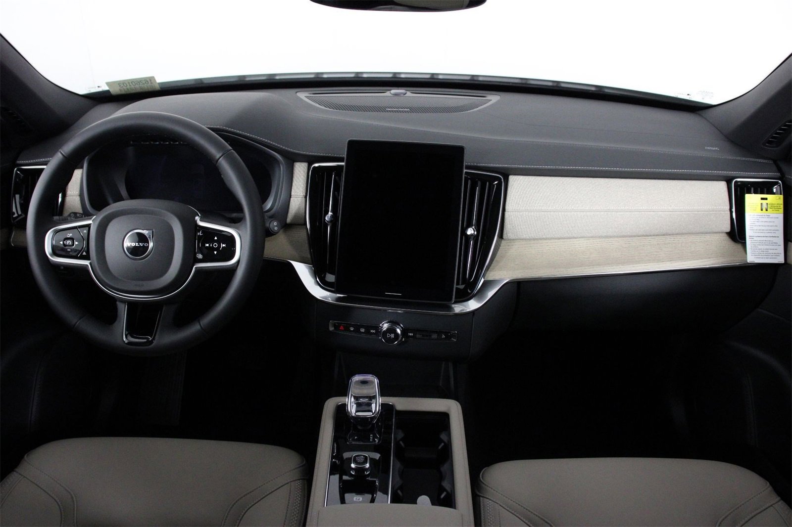 New 2026 Volvo XC90 T8 Plus image 5