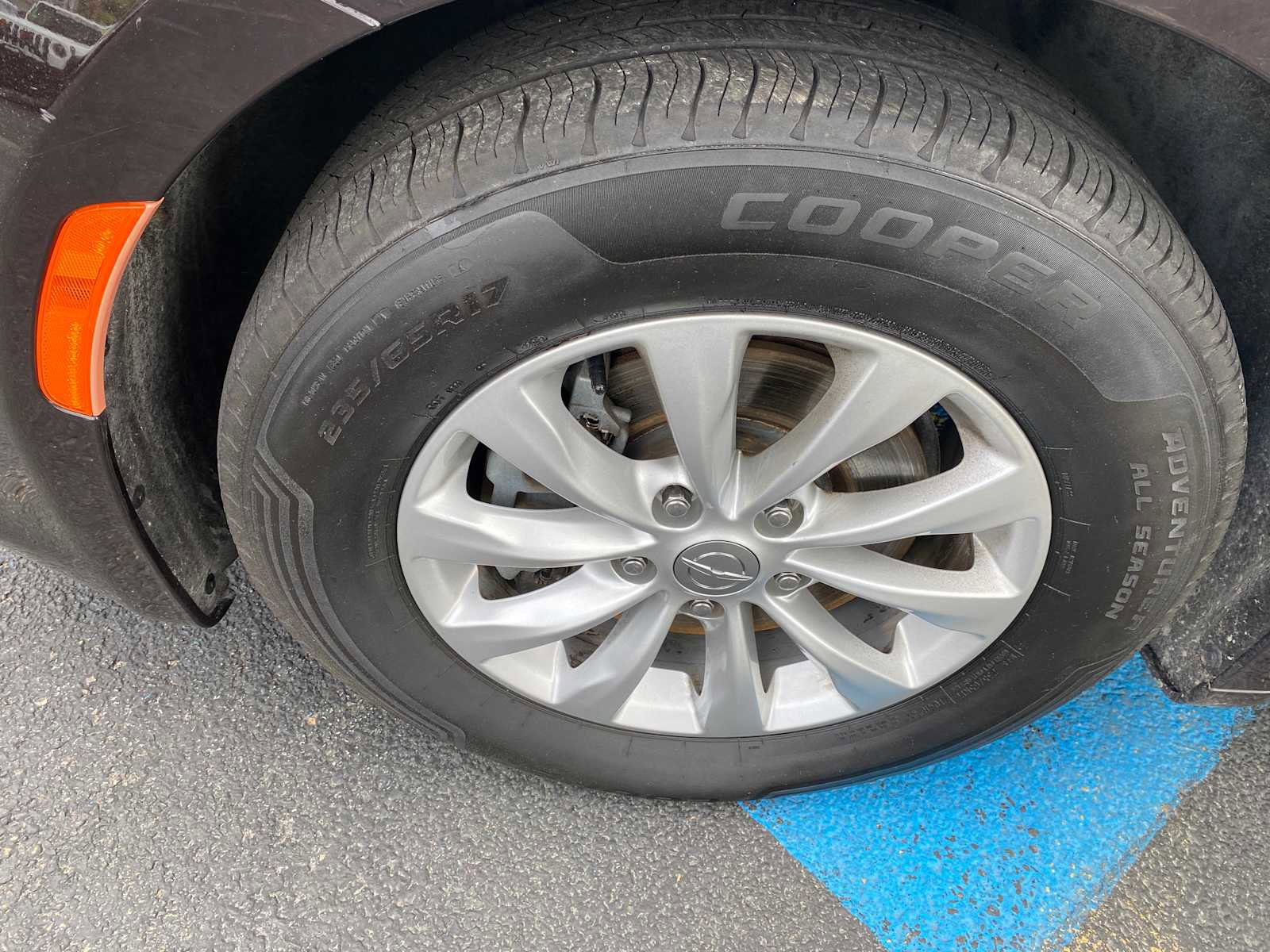 Used 2017 Chrysler Pacifica Touring-L FWD image 41