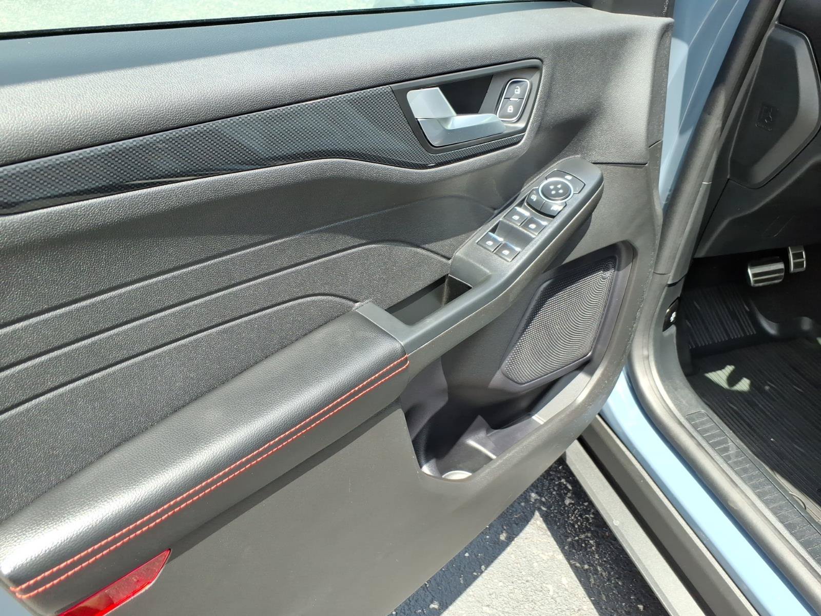 Used 2023 Ford Escape ST-Line w/ Tech Pack #1 FWD image 11