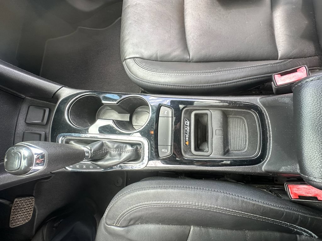 Used 2017 Chevrolet Cruze Premier FWD image 10