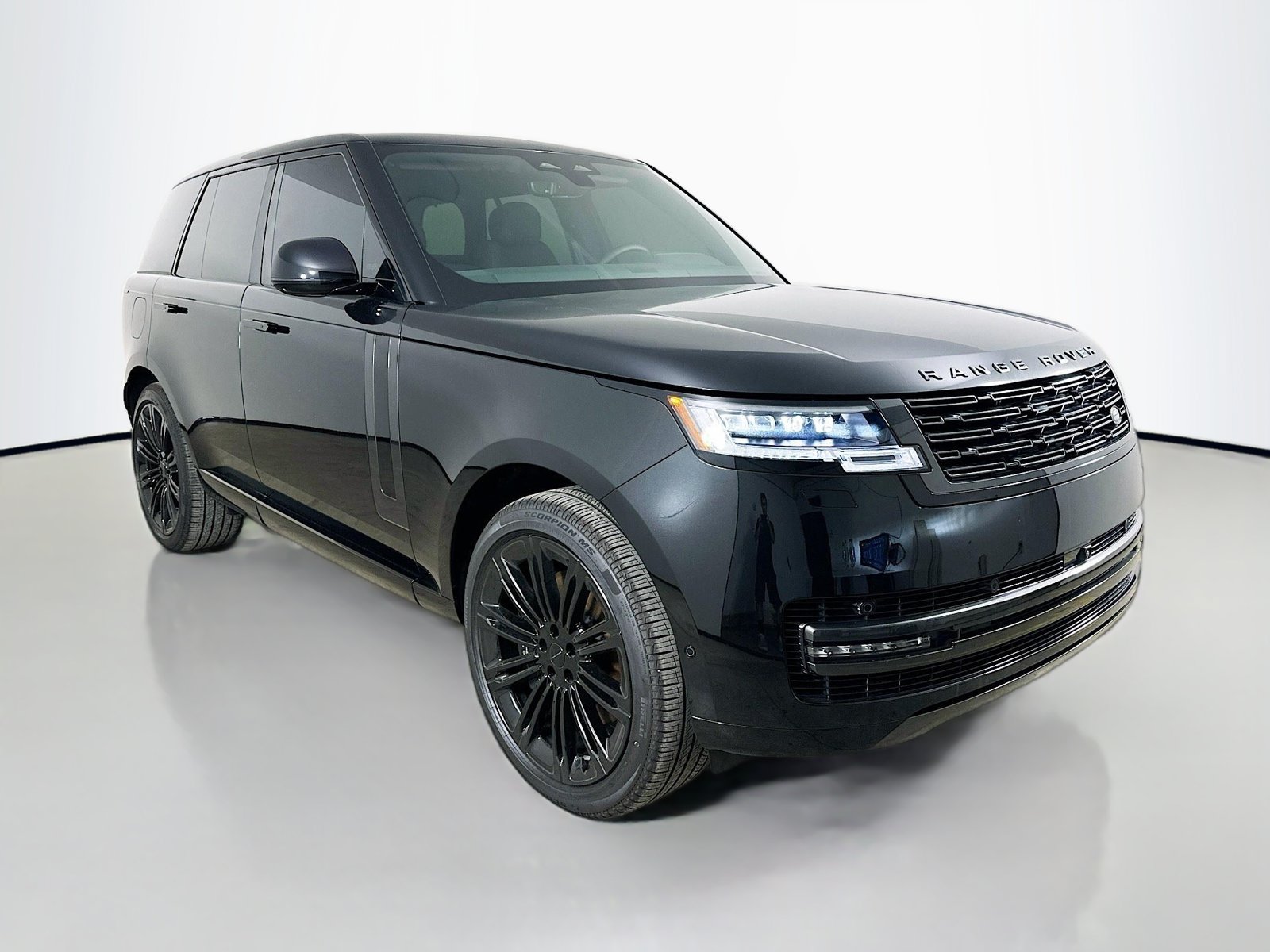 New 2026 Land Rover Range Rover SE AWD/4WD image 3