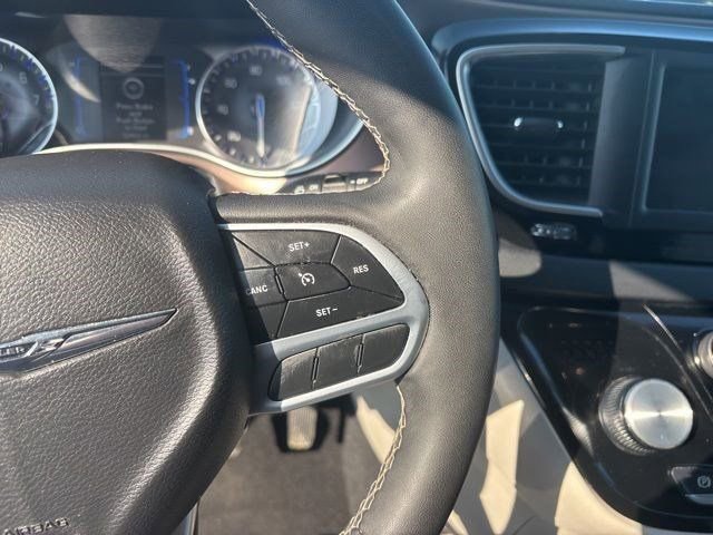 Used 2023 Chrysler Voyager LX image 18
