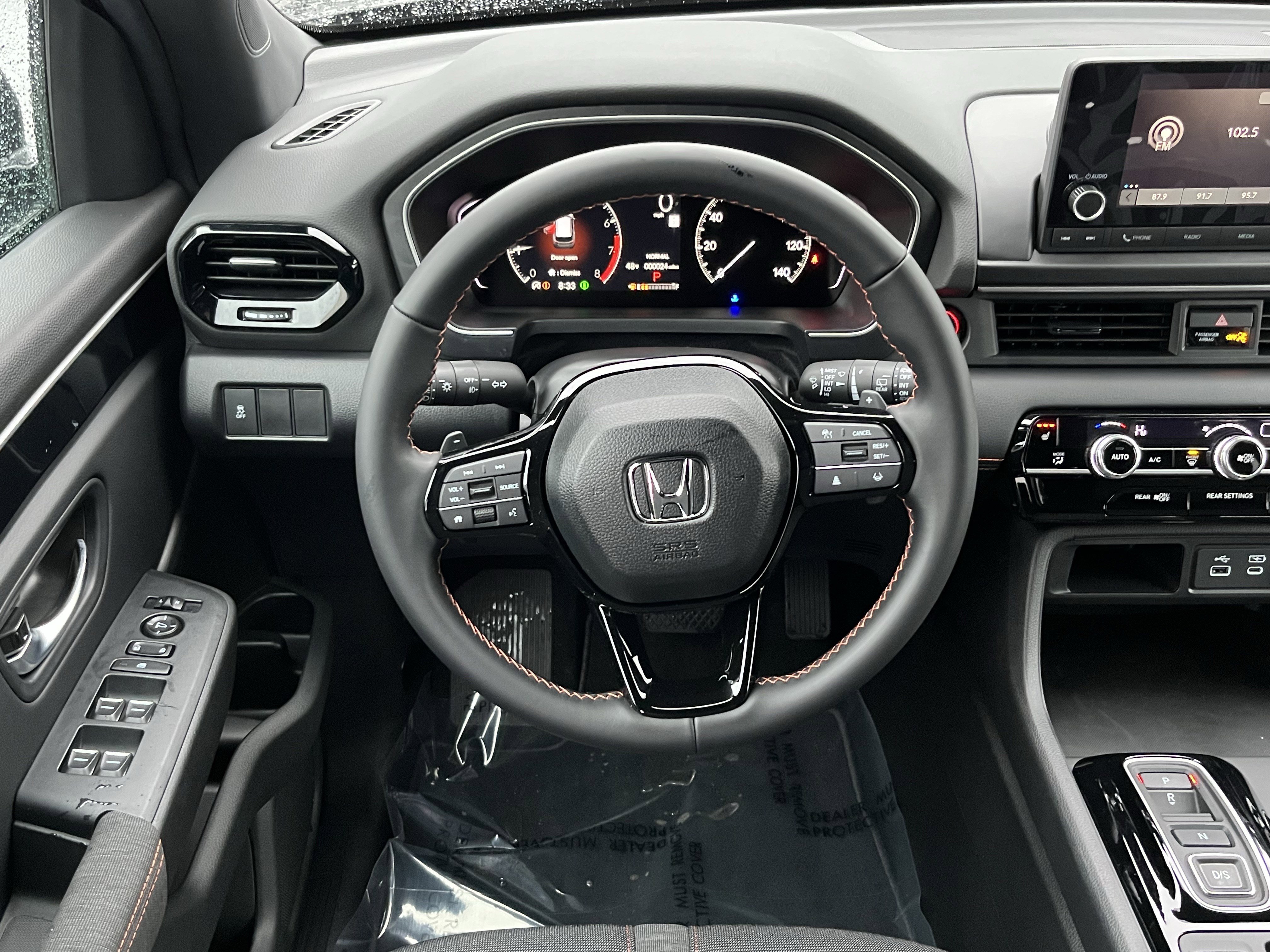 Used 2025 Honda Pilot Sport image 12