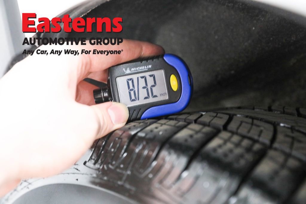 Used 2020 Ford Edge SE image 25