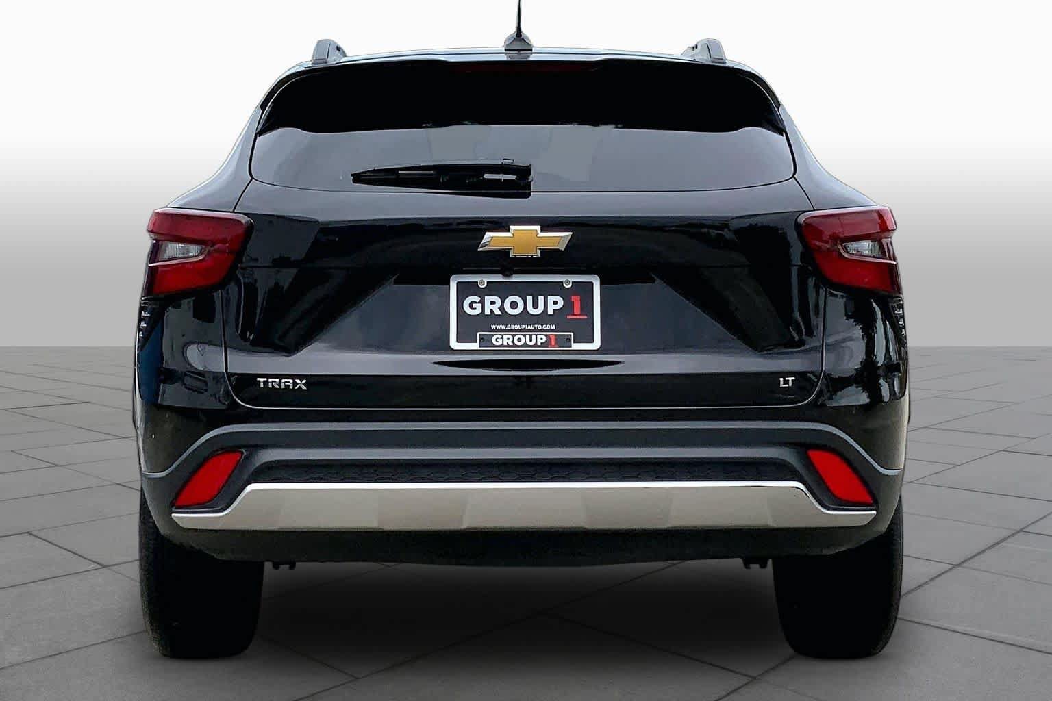 Used 2025 Chevrolet Trax LT FWD image 5
