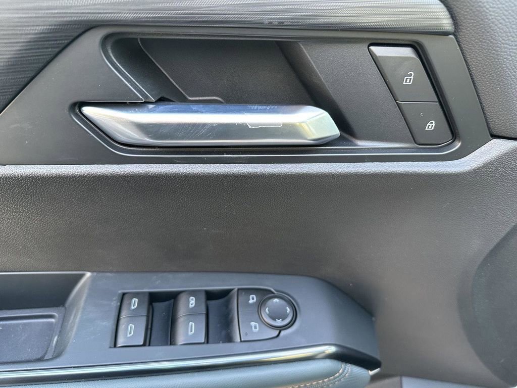 New 2026 GMC Acadia AT4 w/ LPO, Floor Liner Package AWD/4WD image 13