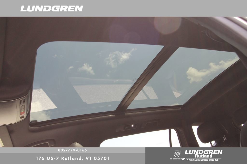 Used 2023 Volkswagen Tiguan SE R-Line image 25