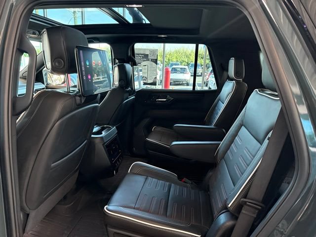 Used 2025 GMC Yukon AT4 Ultimate w/ LPO, Floor Liner Package AWD/4WD image 11