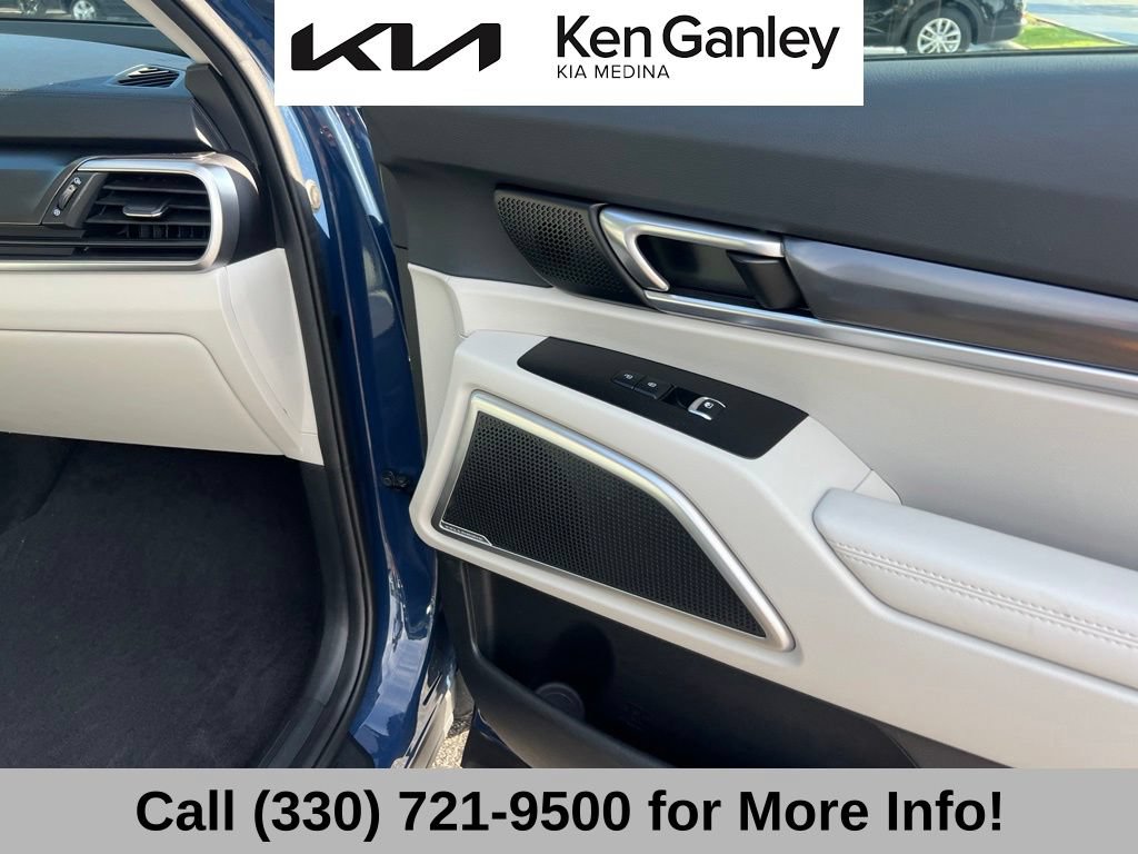 Certified 2024 Kia Telluride S w/ S Sunroof Package AWD/4WD image 59