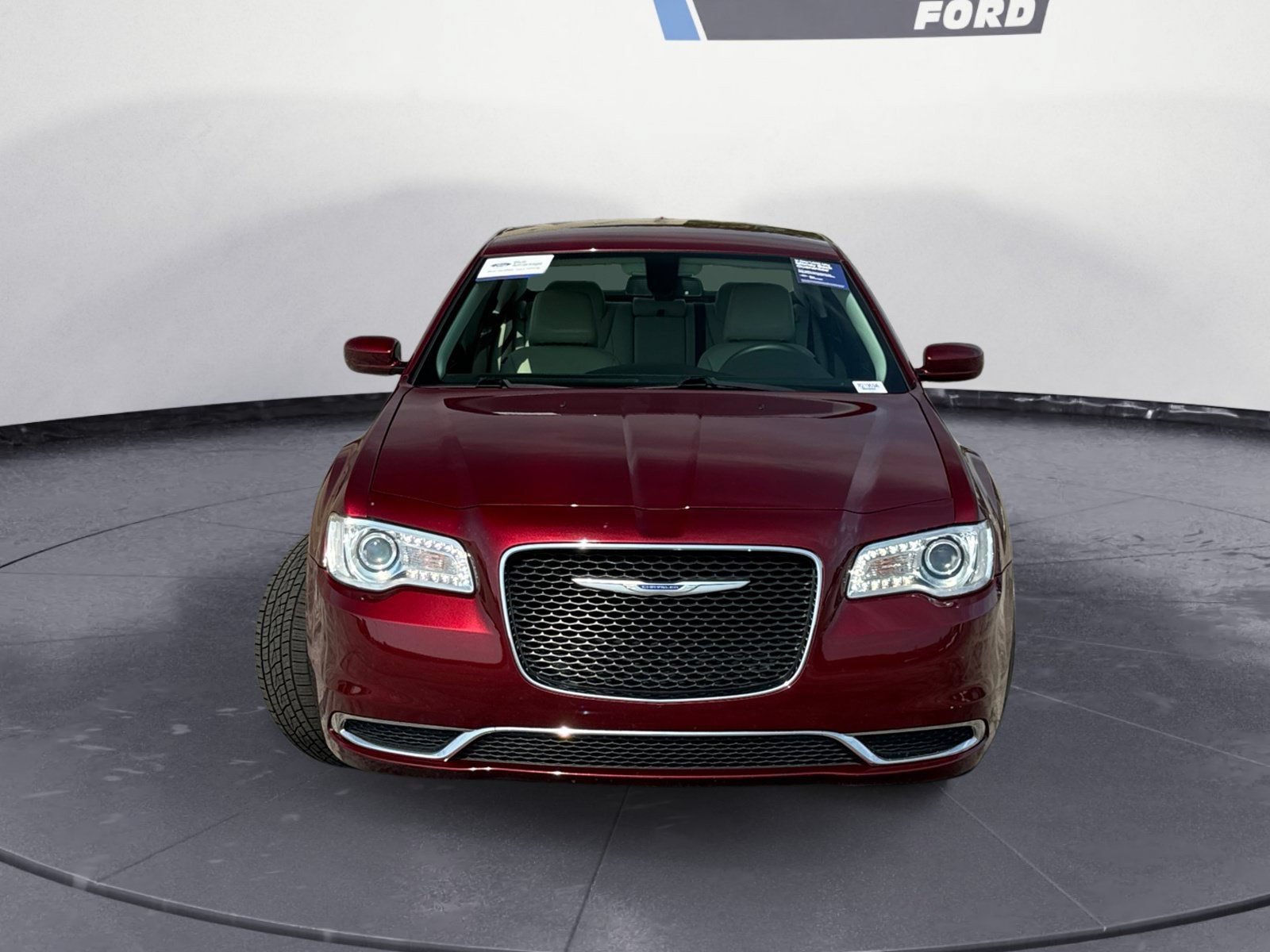 Used 2018 Chrysler 300 Touring L RWD image 8