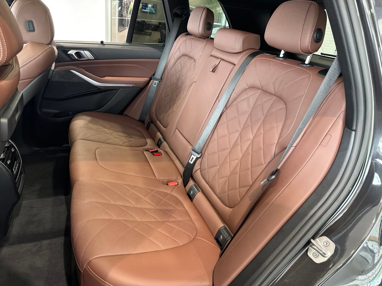 Used 2023 BMW X5 xDrive45e w/ Executive Package AWD/4WD image 39