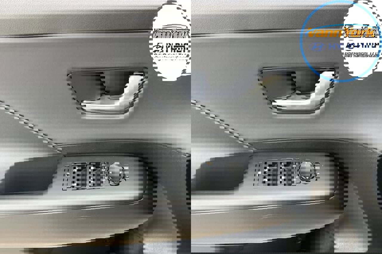 New 2026 Hyundai Kona SEL Premium image 17