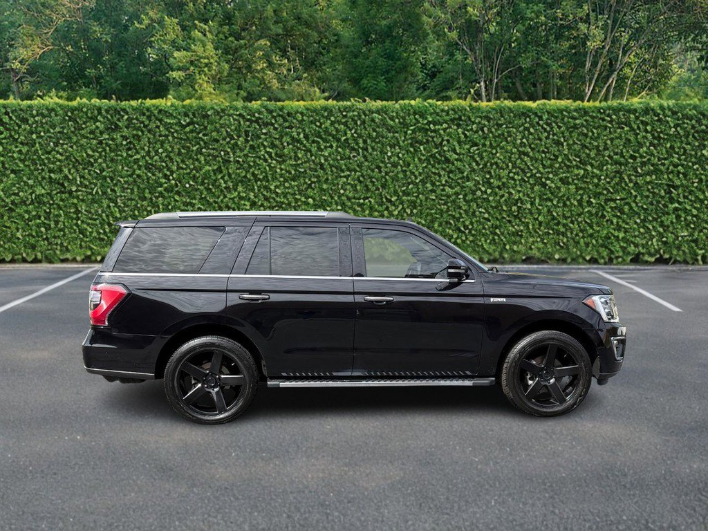 Used 2021 Ford Expedition Limited image 2