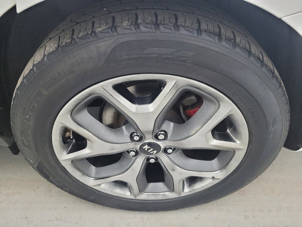 Used 2019 Kia Sorento SX image 31