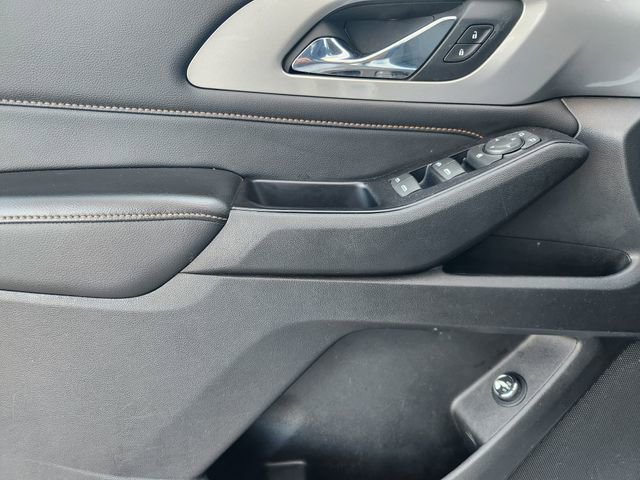 Used 2018 Chevrolet Traverse LT image 19