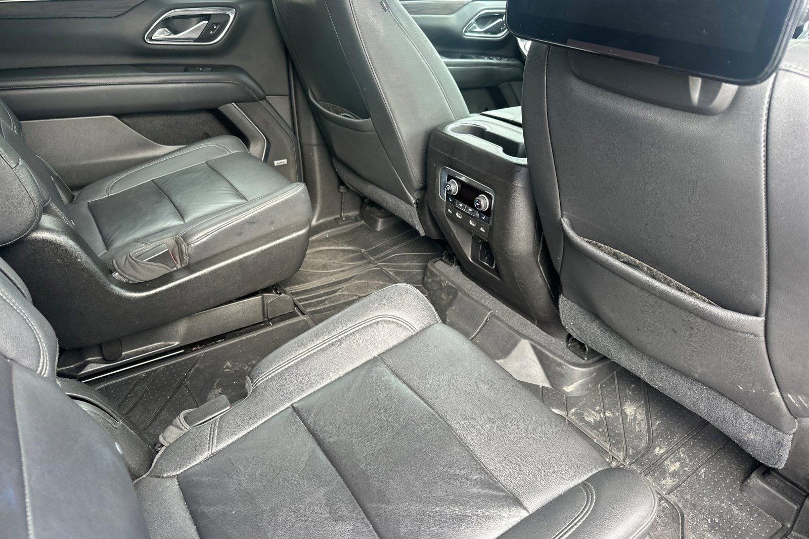 Used 2021 Chevrolet Tahoe Z71 w/ Z71 Off-Road Package AWD/4WD image 18