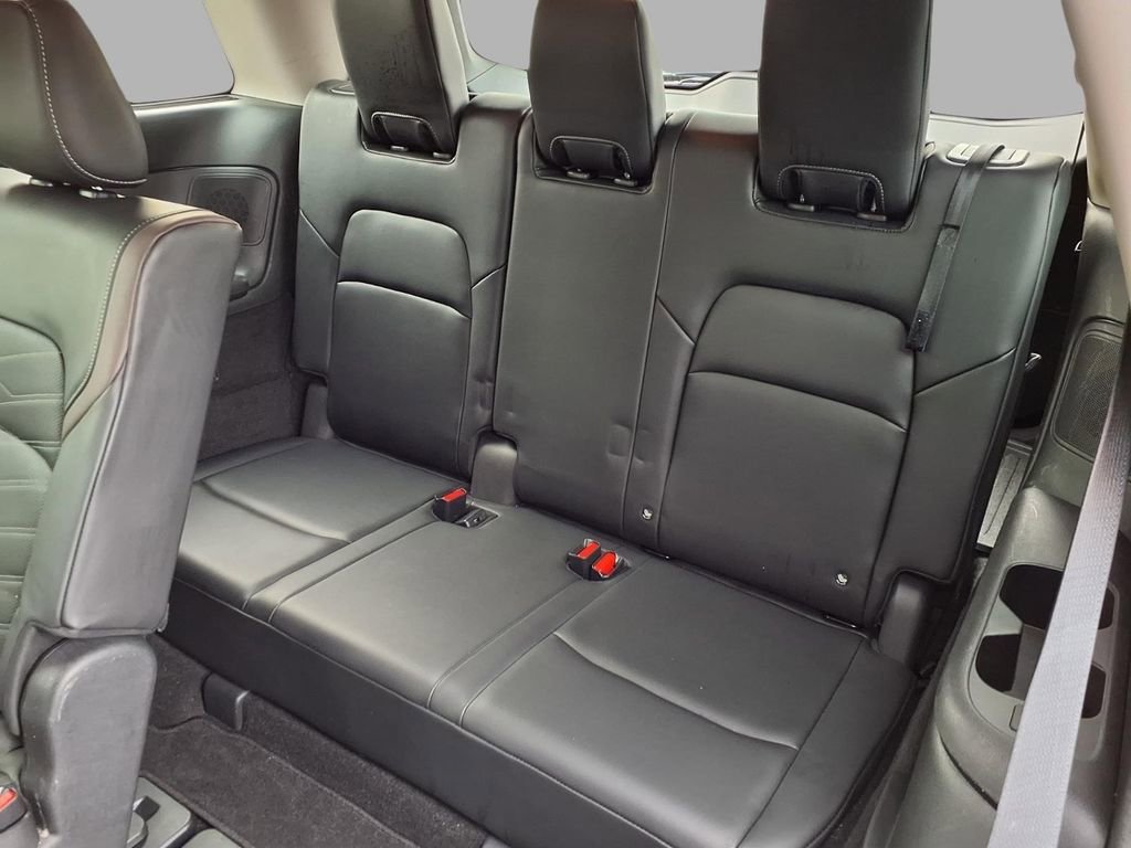 Certified 2022 Nissan Pathfinder Platinum w/ Cargo Package image 23