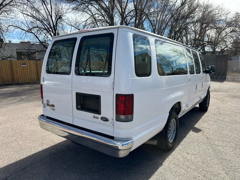 Used 2011 Ford E-350 and Econoline 350 XLT RWD image 7