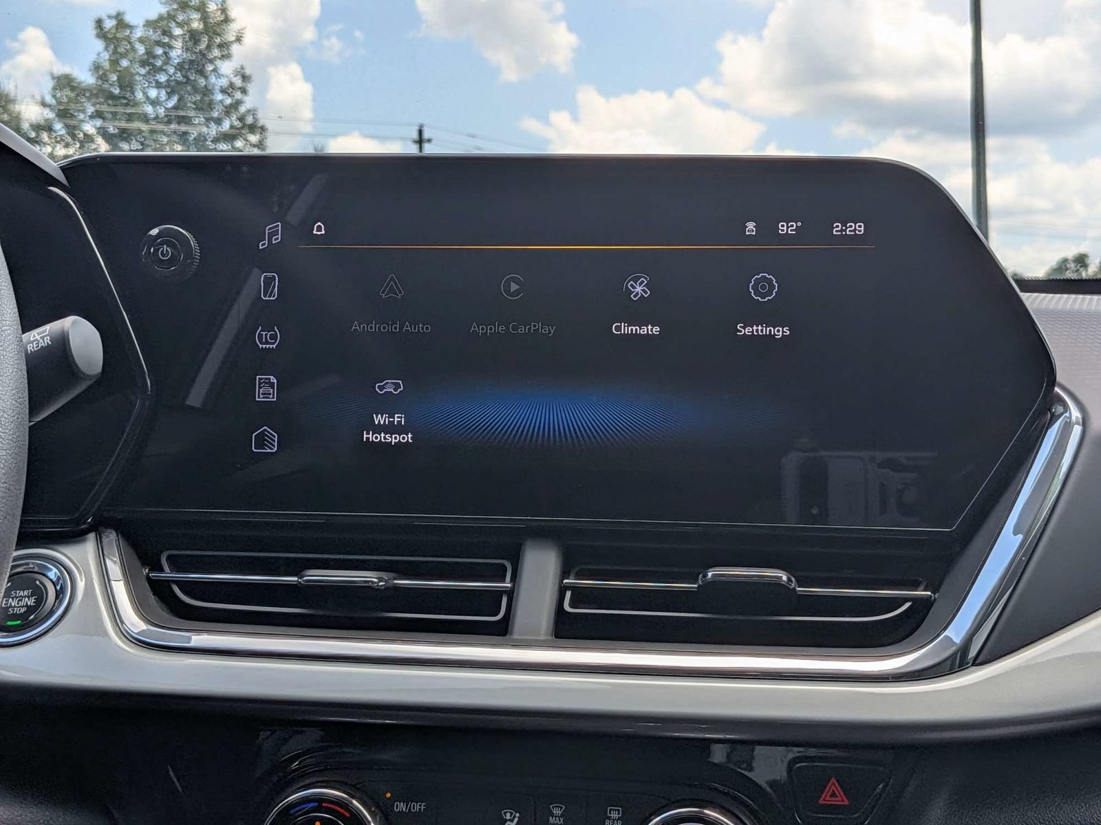 Used 2025 Chevrolet Trax LT FWD image 17