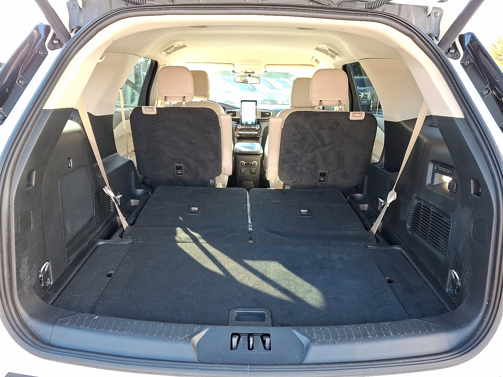 Certified 2023 Ford Explorer Limited w/ Limited Technology Package image 29