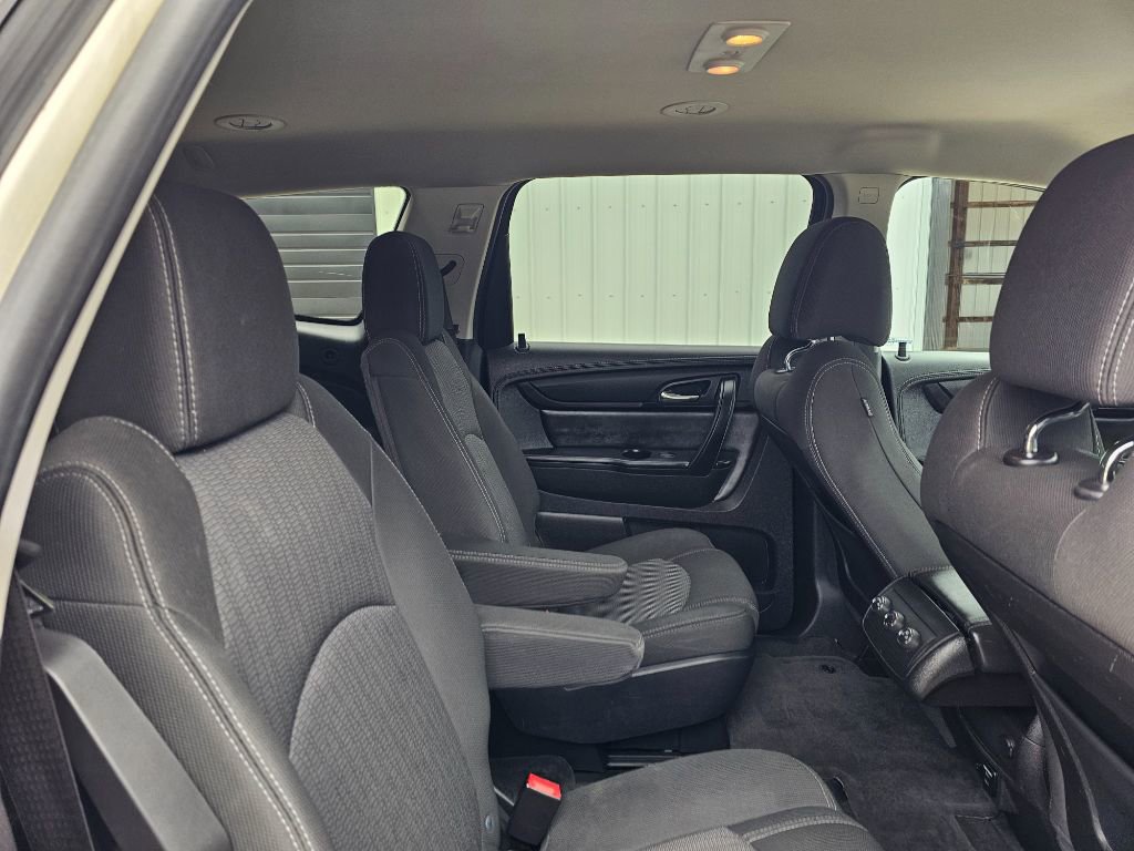 Used 2016 Chevrolet Traverse LT w/ Style and Technology Package image 24