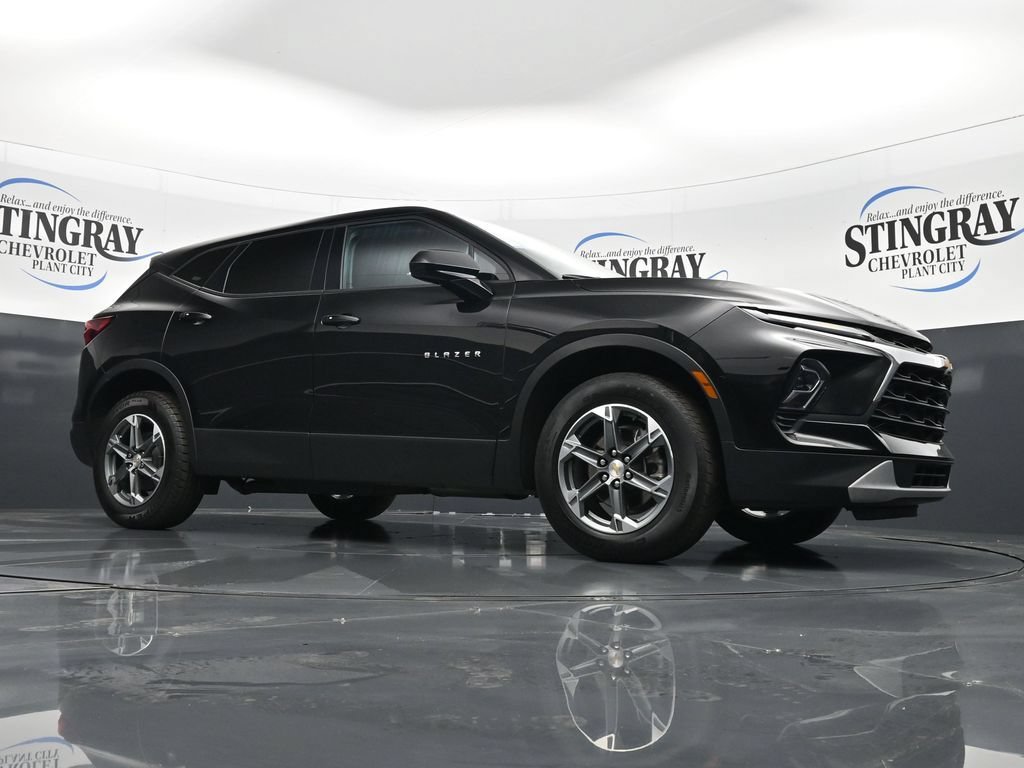 Used 2025 Chevrolet Blazer LT AWD/4WD image 29