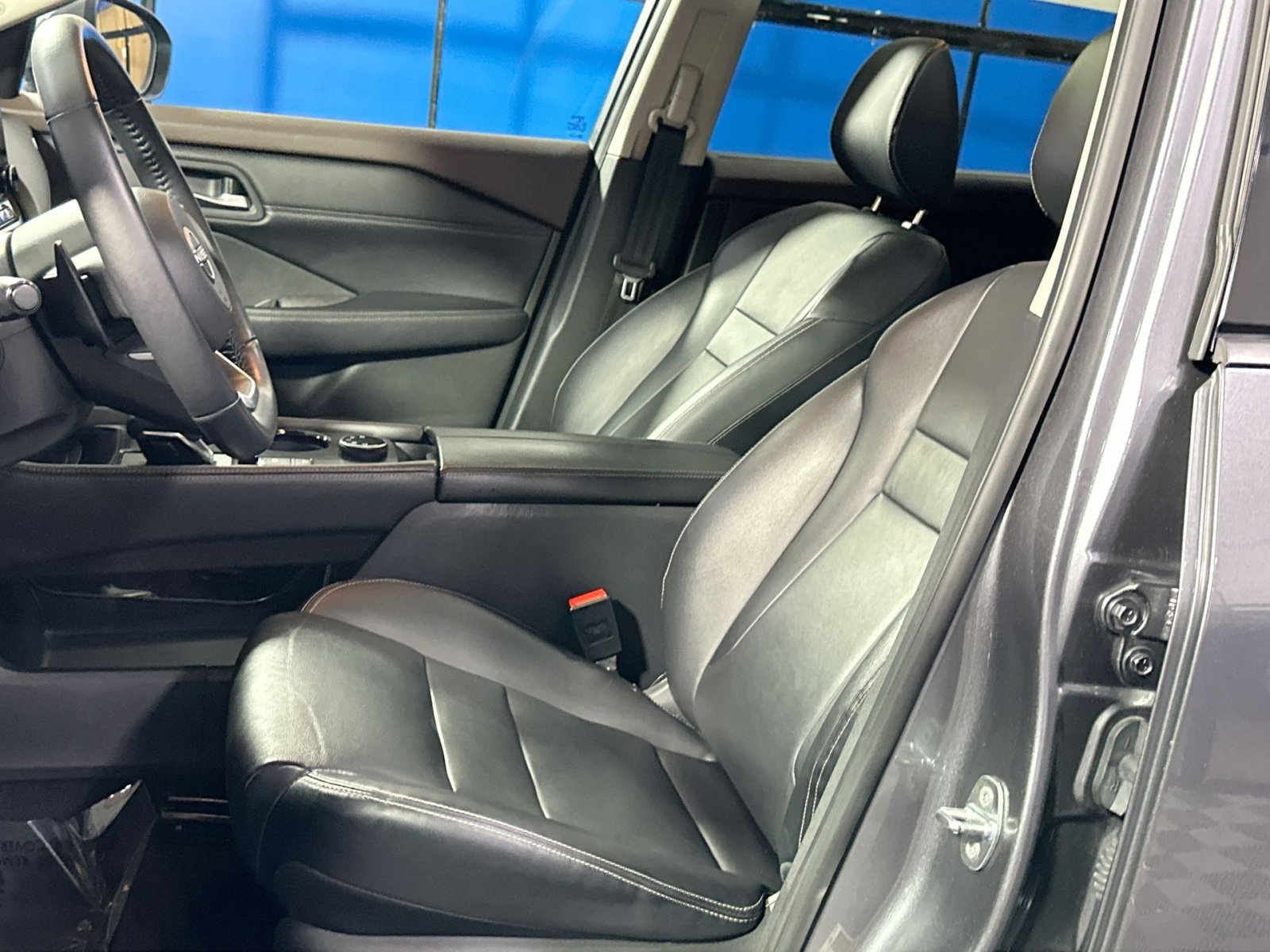 Used 2023 Nissan Rogue SL w/ SL Premium Package image 13