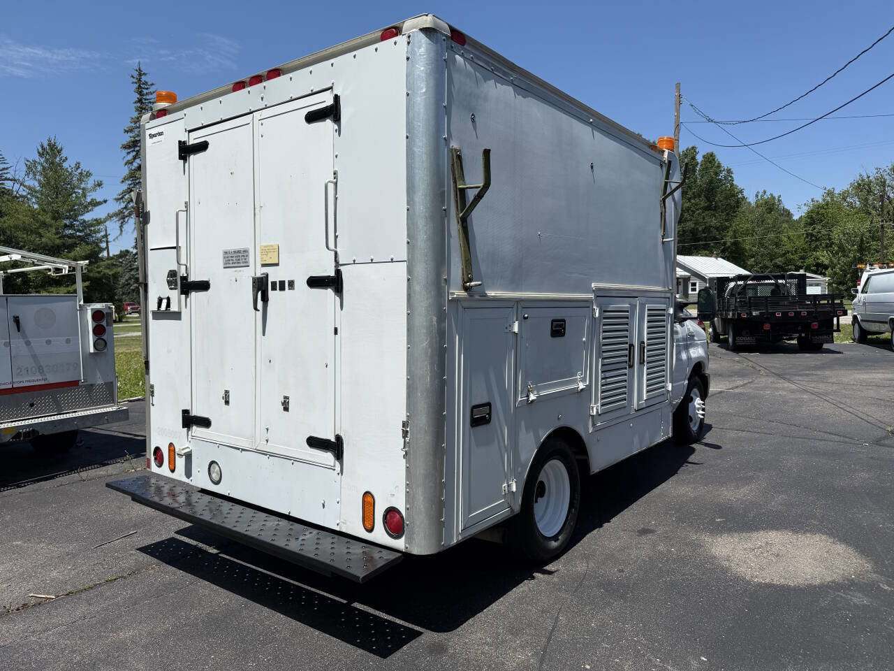 Used 2008 Ford E-350 and Econoline 350 Super Duty image 3