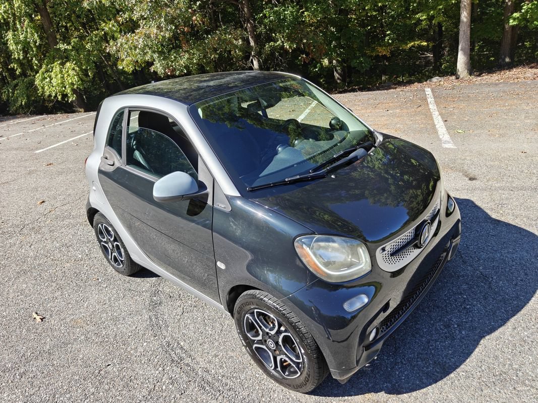 Used 2016 smart fortwo Prime RWD image 11
