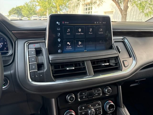 Used 2023 Chevrolet Suburban Z71 w/ Luxury Package AWD/4WD image 16