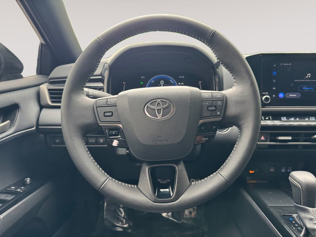 Used 2025 Toyota Camry SE w/ Convenience Package AWD/4WD image 12