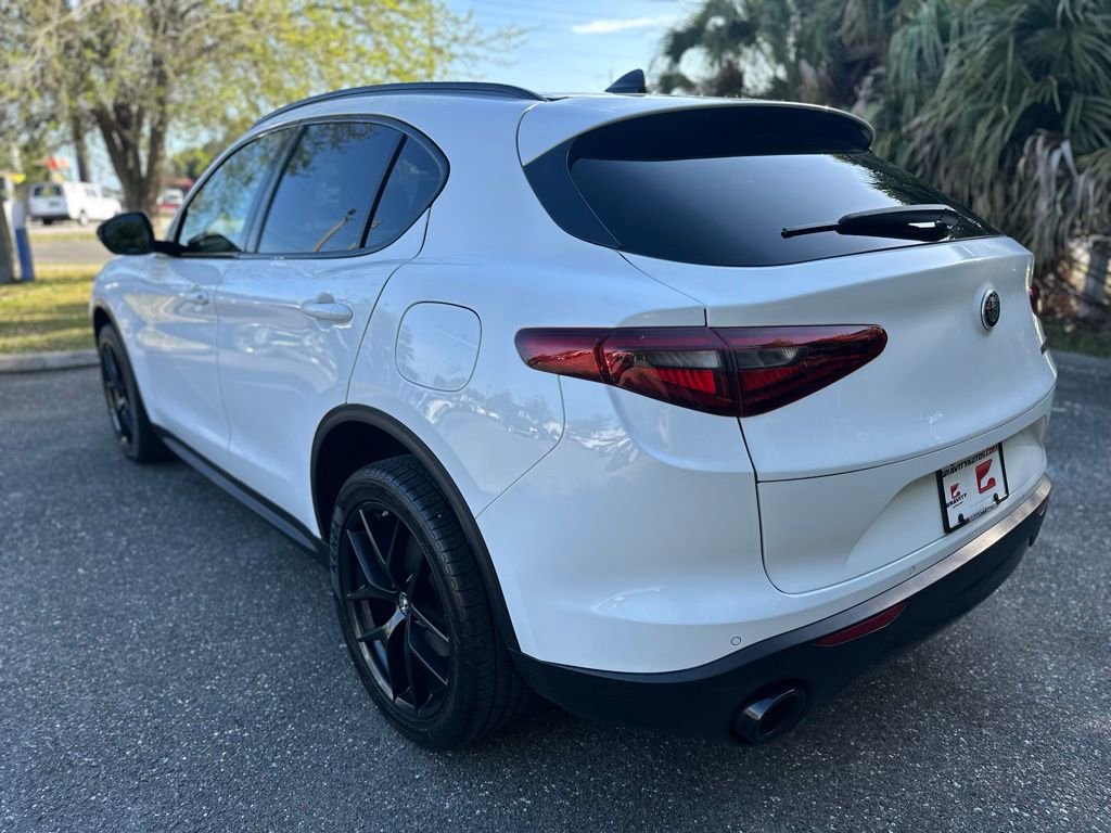 Used 2020 Alfa Romeo Stelvio w/ Nero Edizione image 9