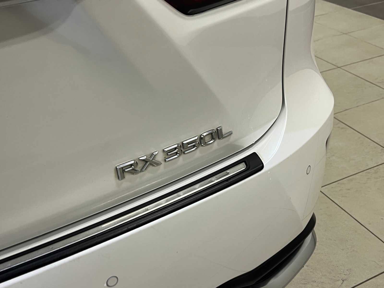 Used 2019 Lexus RX 350L Luxury image 6